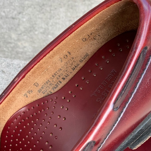 HOST PICK❗️Burgundy Tassle Loafers | Sz 7.5 - Picture 4 of 8